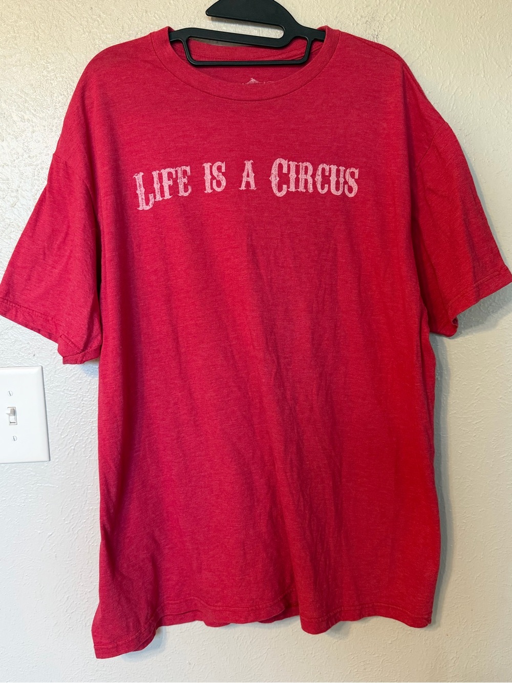LIFE IS A‎ CIRCUS Men’s Thin Comfy Red T-Shirt Sz XL